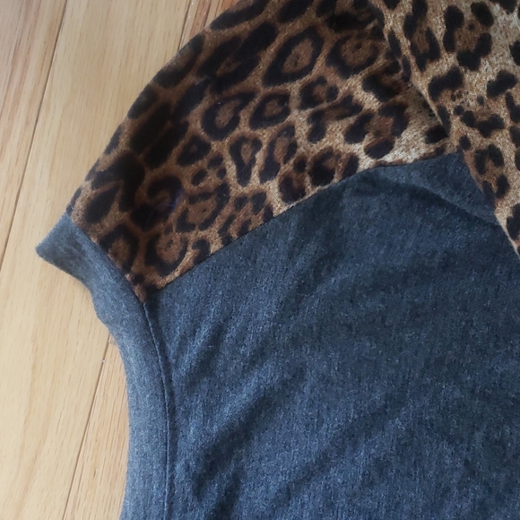 Gray and Leopard print baseball style shirt - Picture 2 of 2